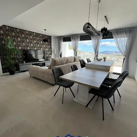 Skyline Luxe Διαμέρισμα *